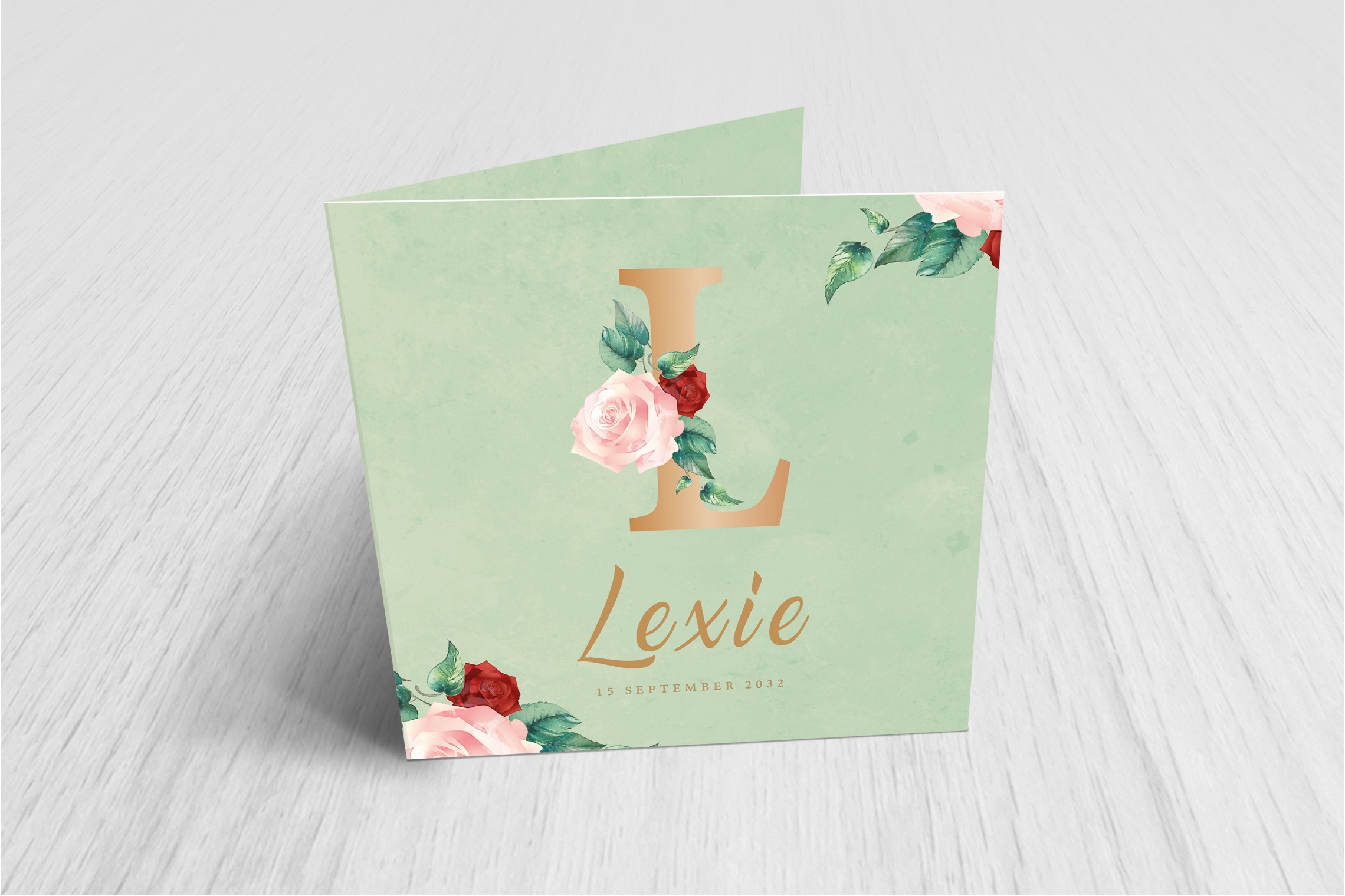 Gouden letter met bloemen